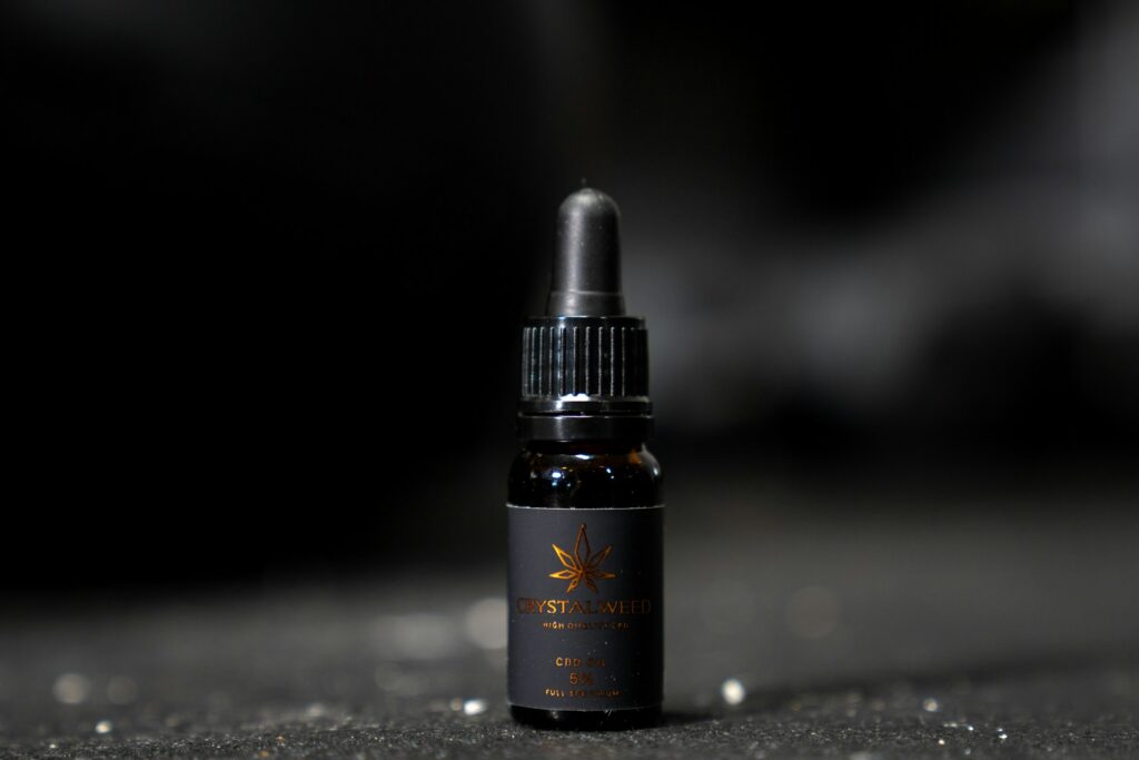 CBD vs THC: What’s the Real Difference? Complete 2026 Guide cbd vs thc hemp oil cannabis medication comparison dropper bottle prescription