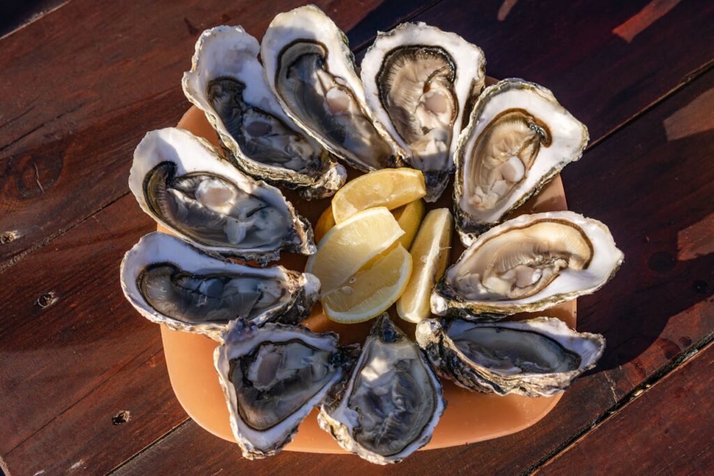 The best dietary sources of zinc include oysters, red meat, pumpkin seeds, legumes, and fortified cereals 